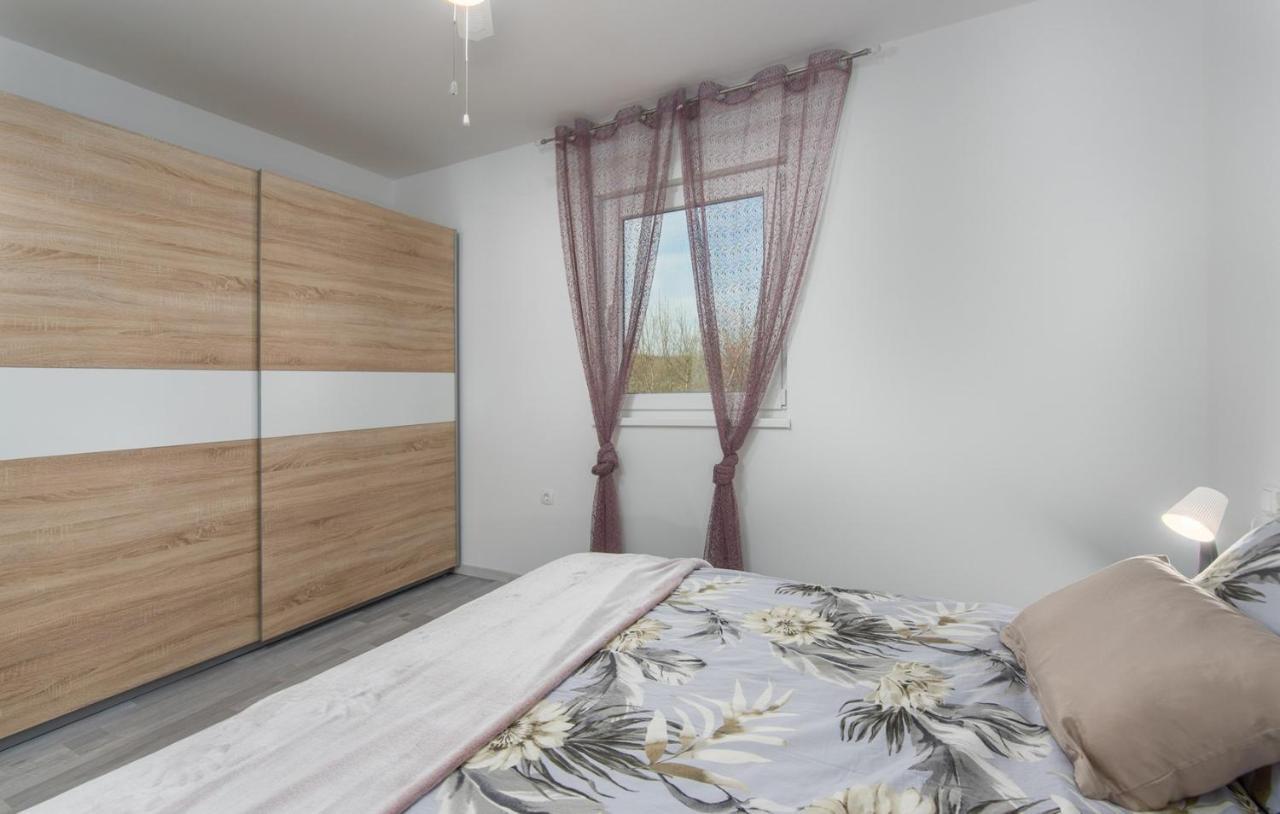 Pendolina With Private Pool * Buje