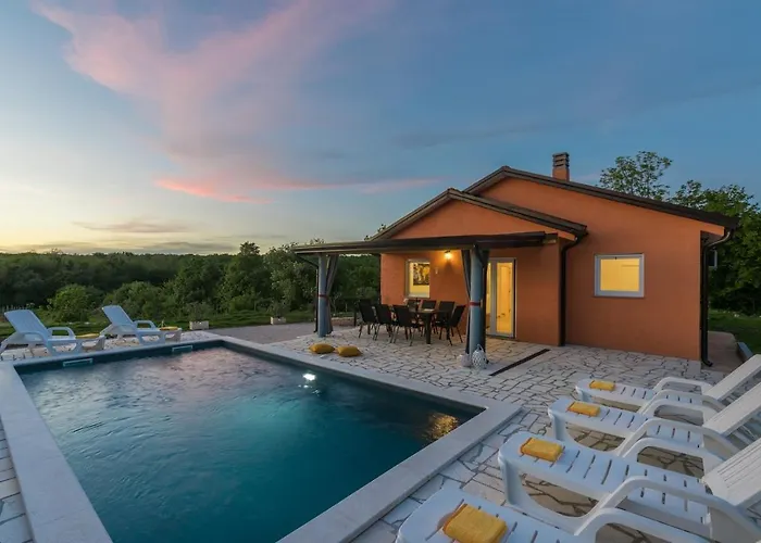 Villa Pendolina With Private Pool