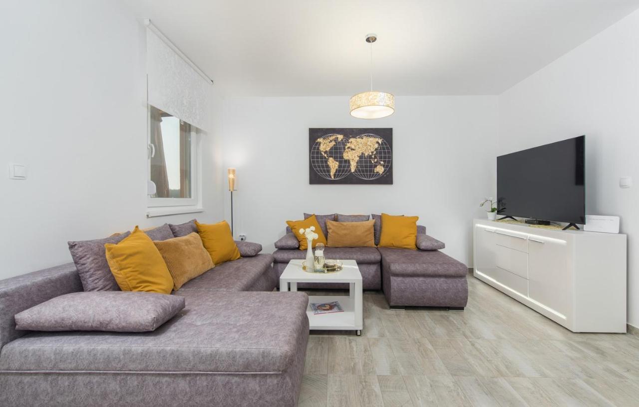 Holiday home Pendolina With Private Pool *