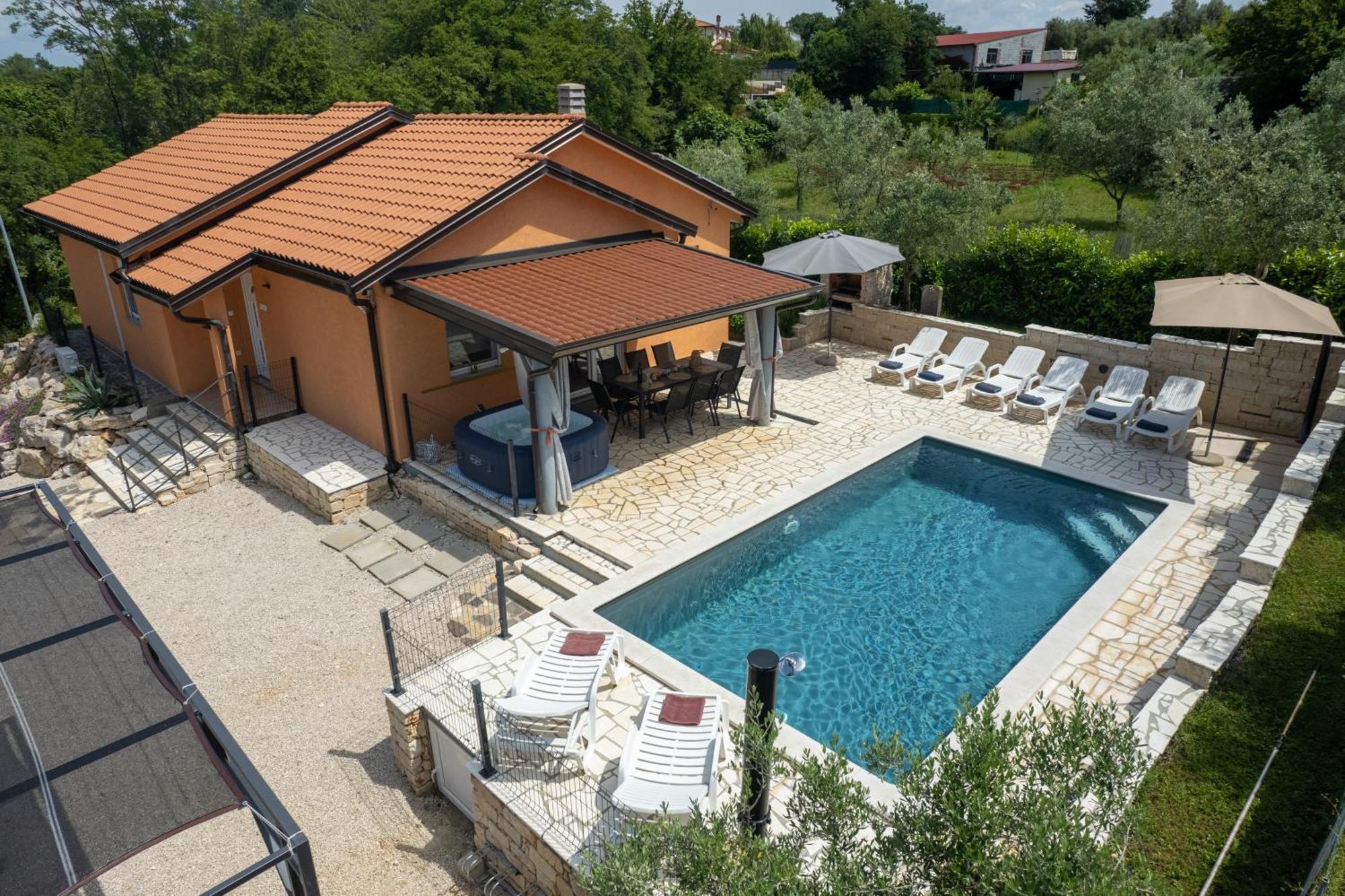 Pendolina With Private Pool Holiday home *